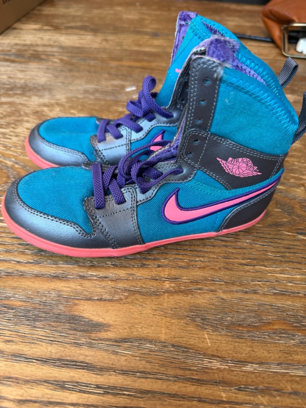 Nike Air Jordan Retro Kids High-Top Sneakers in Teal and Pink size12C